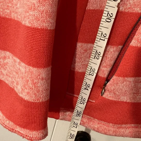Red and Pink Striped Hooded Pullover Avalanche size L women - Picture 7 of 7